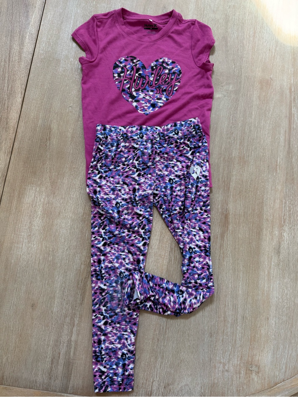 Hurley Girls' Pink Printed Leggings and matching shirt